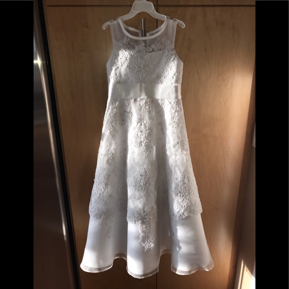 Stunning flower girl dress! No flaws!